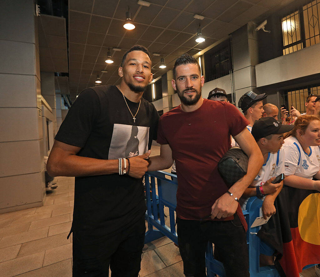 卢伟：球队存在外援球权分配问题，还需再研究如何搭配（卢伟：外援球权分配有问题，搭配方案仍需进一步研究）