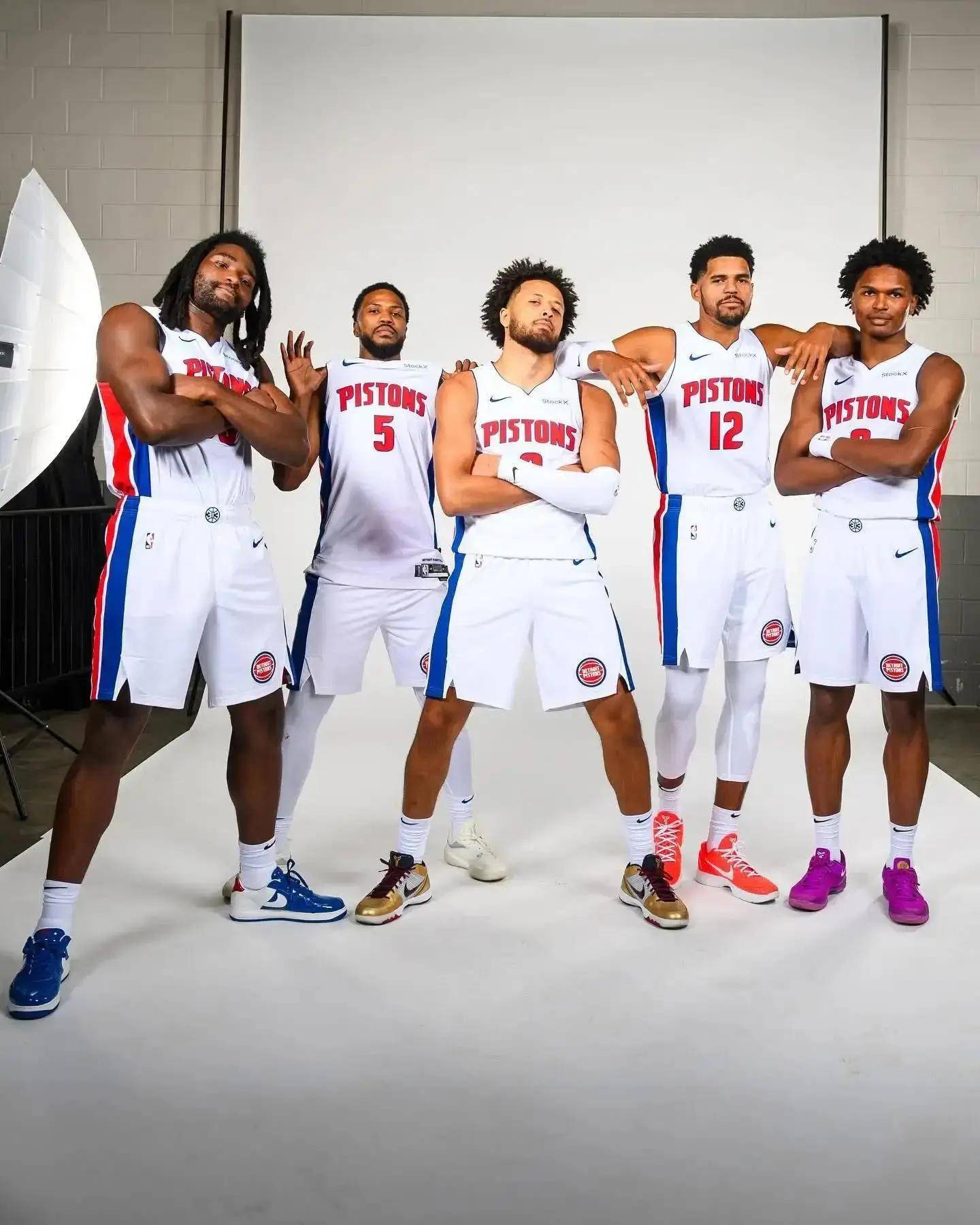 坎贝尔：我的速度不比范德芬慢，高速情况下我还能灵活移动（坎贝尔：速度不逊范德芬，高速奔跑我依旧灵活）