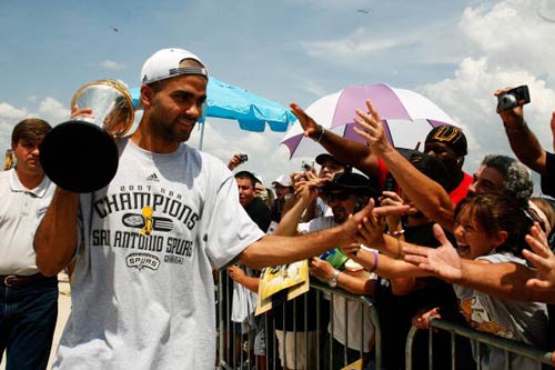 大场面，谁在消失？（宏大场景中，谁悄然退场？）