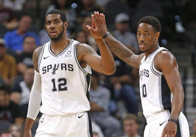 武磊受邀出席上海徐汇区足球超级联赛开幕式，并宣布比赛开幕（武磊出席上海徐汇区足球超级联赛开幕式并宣布开赛）