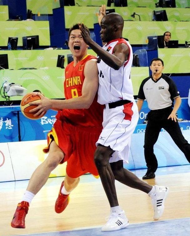 里程碑，萨比策完成多特生涯第100次出场（萨比策多特百场里程碑达成）