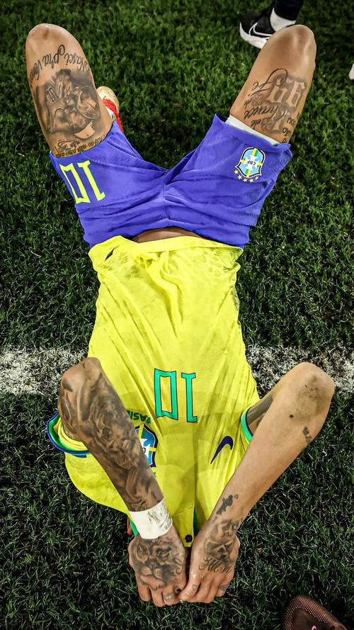 米体：热刺看上比塞克，英超对球员很有吸引力（米体：热刺有意引进比塞克，英超对其吸引力十足）