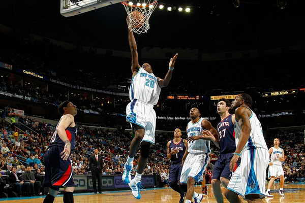 美记：湖人所处位置非常不错，但面对胜率超50%球队短板突出（美媒：湖人形势向好，但面对胜率过半对手短板明显）