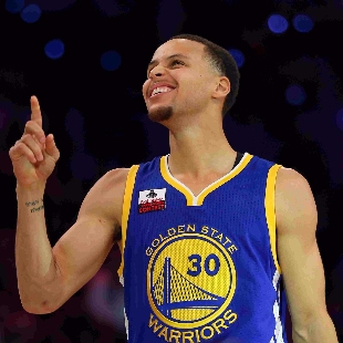 拉齐奥球迷抗议俱乐部导致球场空荡荡，洛蒂托：我不接受威胁（球迷抗议致拉齐奥主场冷清，洛蒂托回击：绝不接受威胁）