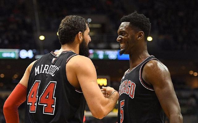 英超豪门又掉链子：3场不胜狂丢7分，争冠形势迅速恶化（英超豪门再度失手：近三战不胜丢7分，争冠前景急剧下滑）